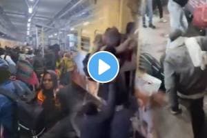 mahakumbh 2025 shocking video Chaos At Jhansi Railway Platform As Passengers Rushing To Board Maha Kumbh Special Train Fall On Track