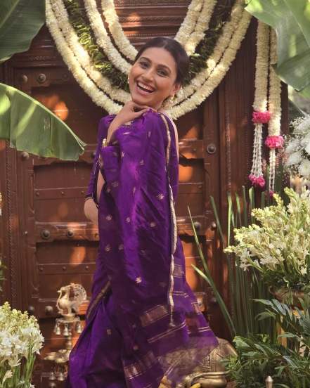 Reshma Shinde Purple Saree Look