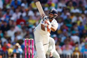 Rishabh Pant Fastest Fifty by a visiting batter on Australian soil in Just 29 Balls IND vs AUS Sydney test