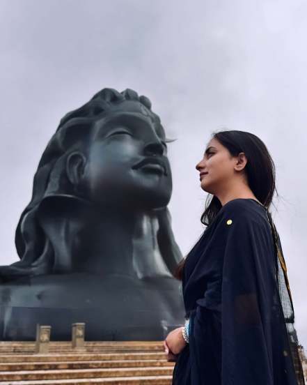 Marathi actress sayali Sanjeev Visited sadhguru ashram and Adiyogi Shiva statue