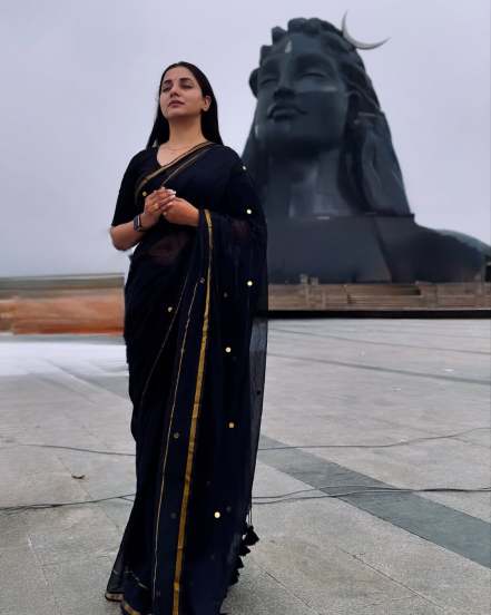 Marathi actress sayali Sanjeev Visited sadhguru ashram and Adiyogi Shiva statue