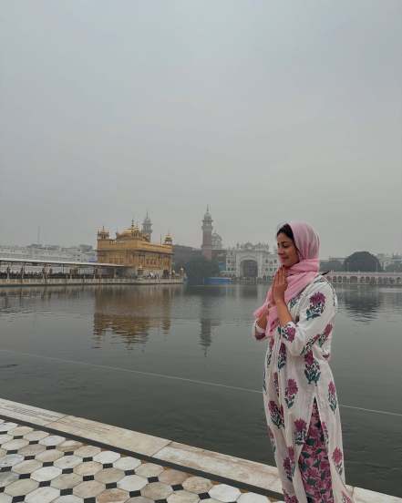 ananya panday golden temple visit amritsar