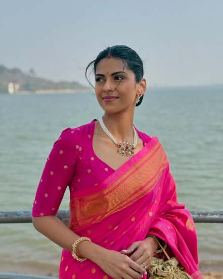 Premachi Goshta Fame swarda thigale pink saree look