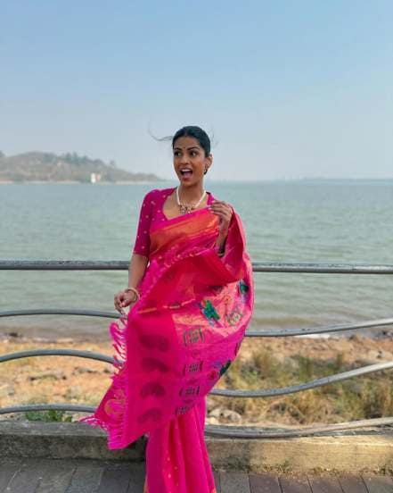 Premachi Goshta Fame swarda thigale pink saree look