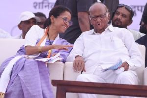 Image Of Sharad Pawar And Supriya Sule.