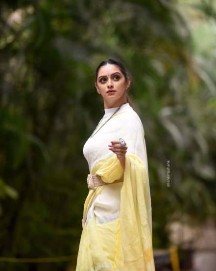 Shruti Marathe Yellow Saree Look