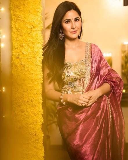 Manish Malhotra designed saree beauty beautifies the real beauty of actresses Manish Malhotra posts on social media