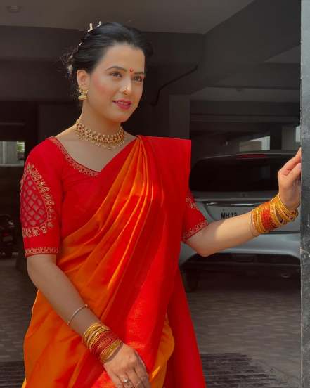 Prajakta Gaikwad shares pictures in Red Nauvaari Saree a Marathmola look