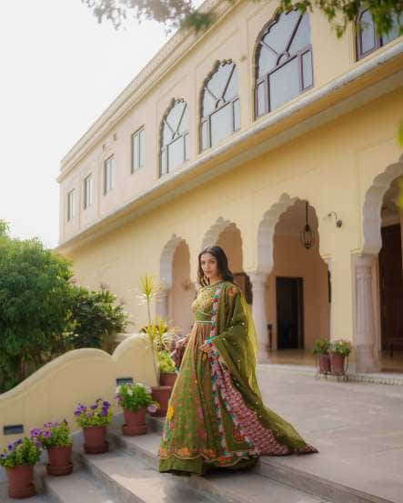 Shriya Pilgaonkar shares alluring pictures in Mehendi Color Anarkali Suit on social media