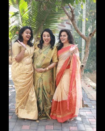 Tharla Tar Mag Fame Actress monika Dabade shares shares pictures of Dohale Jevan in golden saree on social media