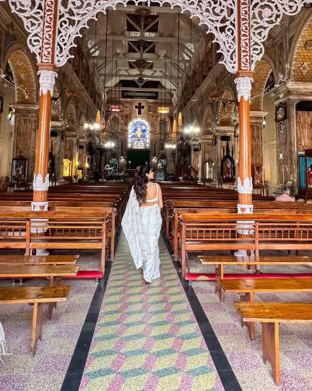 Bollywood Star Janhvi Kapoor shares pictures from Kerala trip on social media in white saree