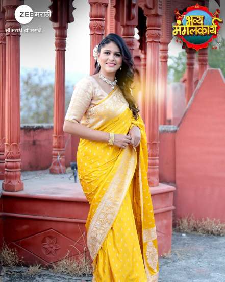 Akshaya Mahesh Traditional Glamorous look for Laxmi Niwas Bhavya Mangal Sohala Janhavi's Haldi ceremony