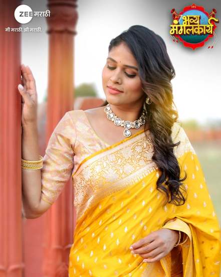 Akshaya Mahesh Traditional Glamorous look for Laxmi Niwas Bhavya Mangal Sohala Janhavi's Haldi ceremony