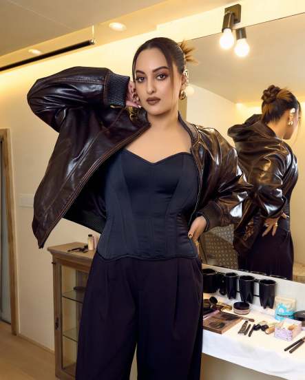 Sonakshi Sinha shares her bossy look in brown jacket and corset top on social media