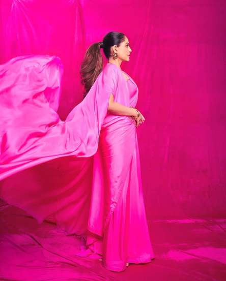 Namita Thapar shares pictures in Pink Saree on social media for Shark Tank Season 4