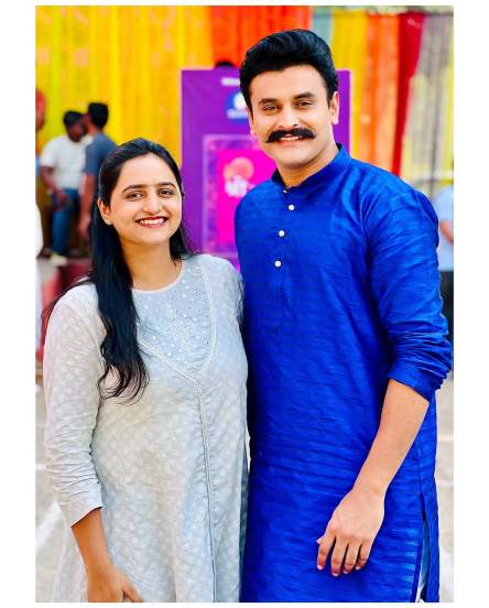 Gharo Ghari Maatichya Chuli fame Sumeet Pusavale wife monika pusavale on set