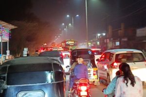 Travel from Badlapur and Ambernath towards Mumbai Thane and Kalyan is facing traffic jams