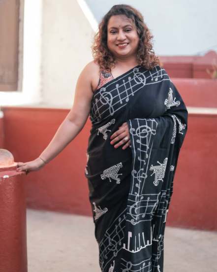 Trupti Akkalwar Black Cotton Saree Look