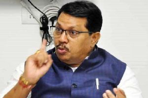 congress mla vijay wadettiwar criticize cm devendra fadnavis over crime increase in state