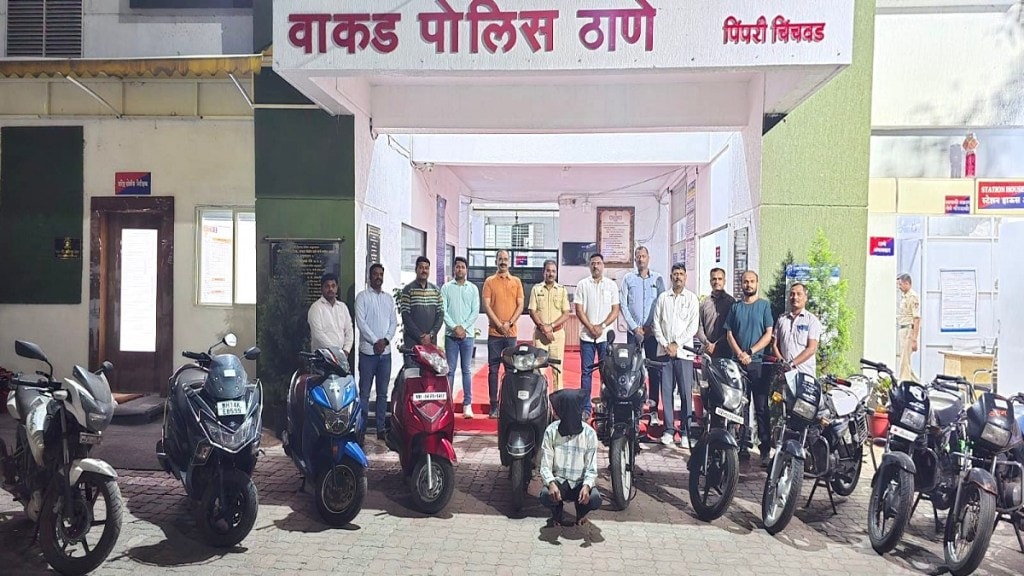 Criminal arrested , stealing two-wheeler ,