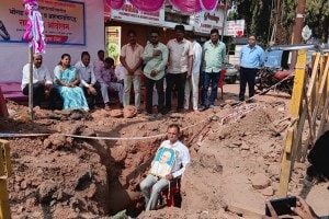 Former corporator protest , Chandrapur ,