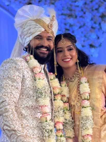 marathi actor abhishek rahalkar tie knot with his girlfriend