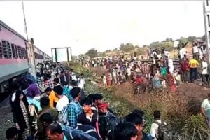 Jalgaon train accident marathi news