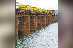 17 percent water loss from 65 major irrigation projects in Maharashtra state