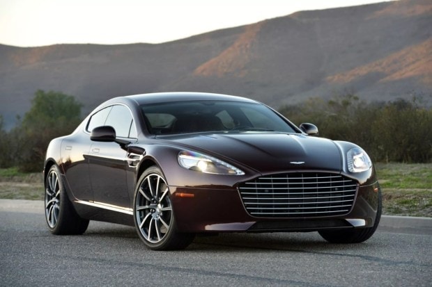 Aston Martin Rapide ची किंमत रु. ३.८ कोटी आहे, त्यात हाय टेक फिचर्स असून यातील इंटिरिअर देखील जबरदस्त आहे, आहे. ज्यामध्ये 8 स्पीड ऑटोमॅटिक ट्रान्समिशन आहे. या कारच्या मदतीने अंबानी 203 मैलांचे अंतर केवळ एका तासात पार करू शकतात. (photo: astonmartin.com)