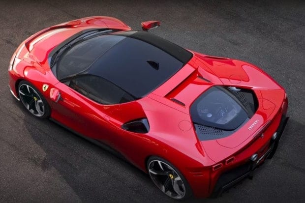 Ferrari SF90 Stradale हे फरारीचे पहिली हायब्रिड हायपर कार मॉडेल आहे, ही एक महत्त्वाची स्पोर्ट्स कार आहे. अंबानींनी ही कार २०१९ मध्ये विकत घेतली, यात तीन इलेक्ट्रिक मोटर्ससह 4-लिटर V8 इंजिन देण्यात आले आहे, जी 769bhp पावर जनरेट करते, या कारमध्ये तीन इलेक्ट्रिक मोटार आहे, फरारी SF90 Stradale चे एकूण पॉवर आउटपुट 986 bhp आहे.