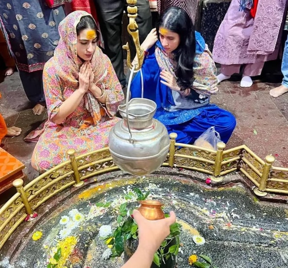 Sara Ali Khan visited Mallikarjuna Jyotirlinga, Sara Ali Khan Mallikarjuna Jyotirlinga darshan

