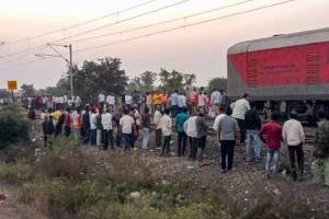 jalgaon railway accident pushpak express residents of Nepal