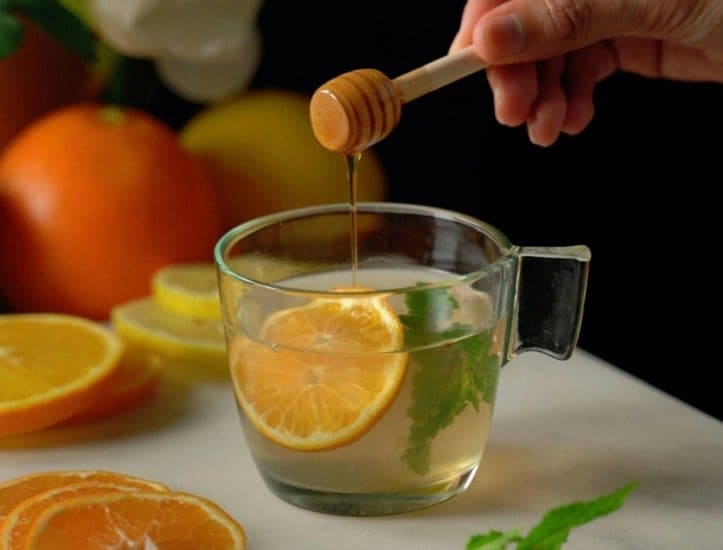 Lemon water with honey for detox