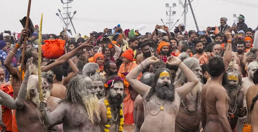 Naga Sadhu's Morning Routine