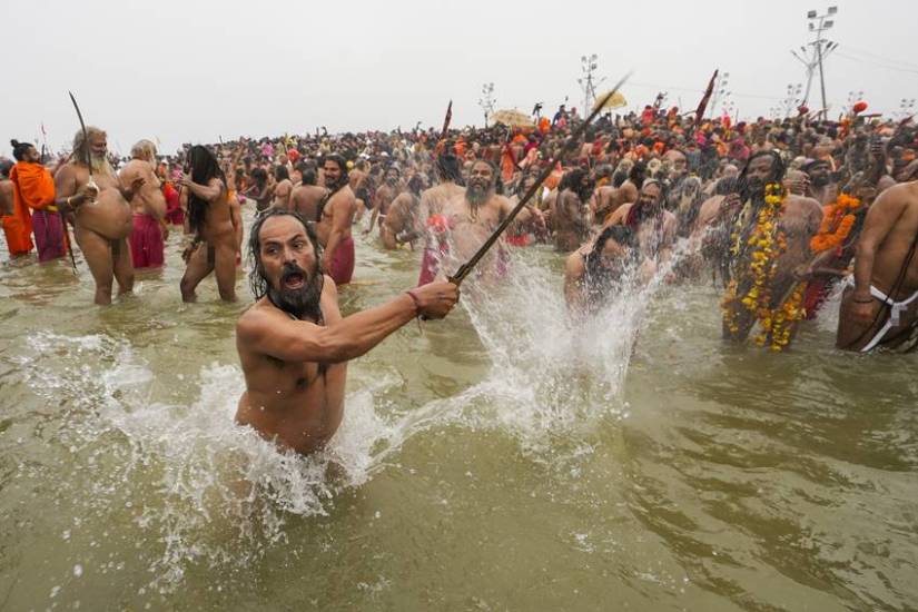 Maha Kumbh 2025 Devotees Pictures