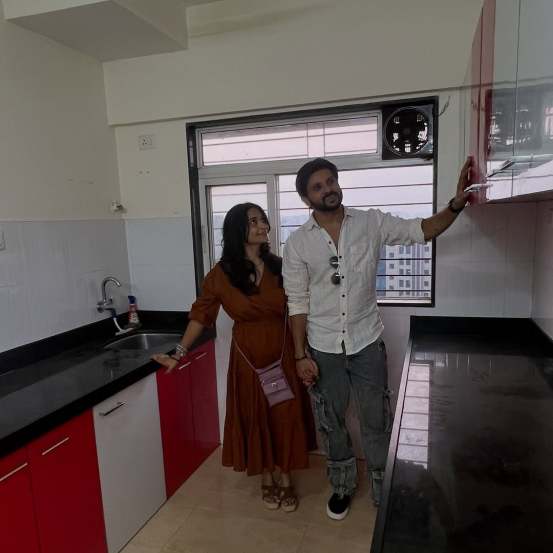 marathi actors kapil honrao first photoshoot in new home