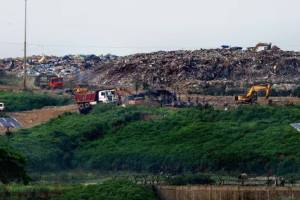 mulund Dumping Ground Waste Processing Deadline Mumbai municipal corporation