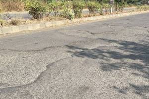 Nashik Municipal Commissioner Manisha Khatri directed pwd to fix potholes immediately