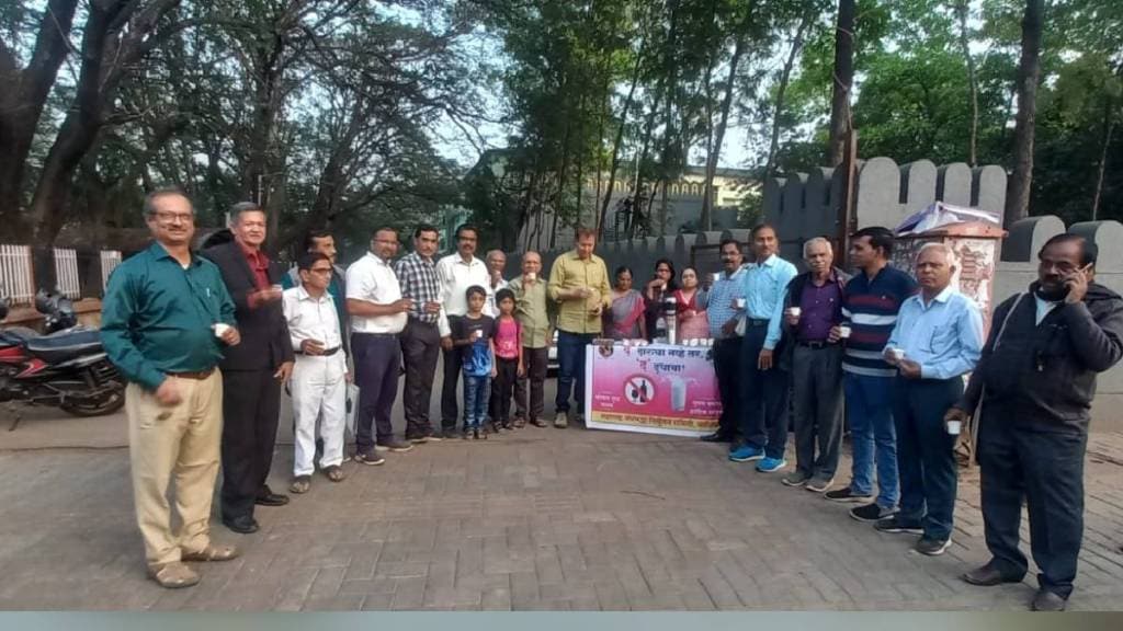 Free milk distribution against alcohol in Nashik nashik news