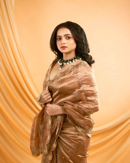 Maharastrachi Hasyajatra Fame Shivali Parab Designer Saree Look