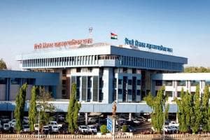 pcmc issue seized notice to Hotels hospitals schools and educational institutions over property tax arrears