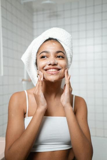 Take precautions while using a facewash or it may damage your skin