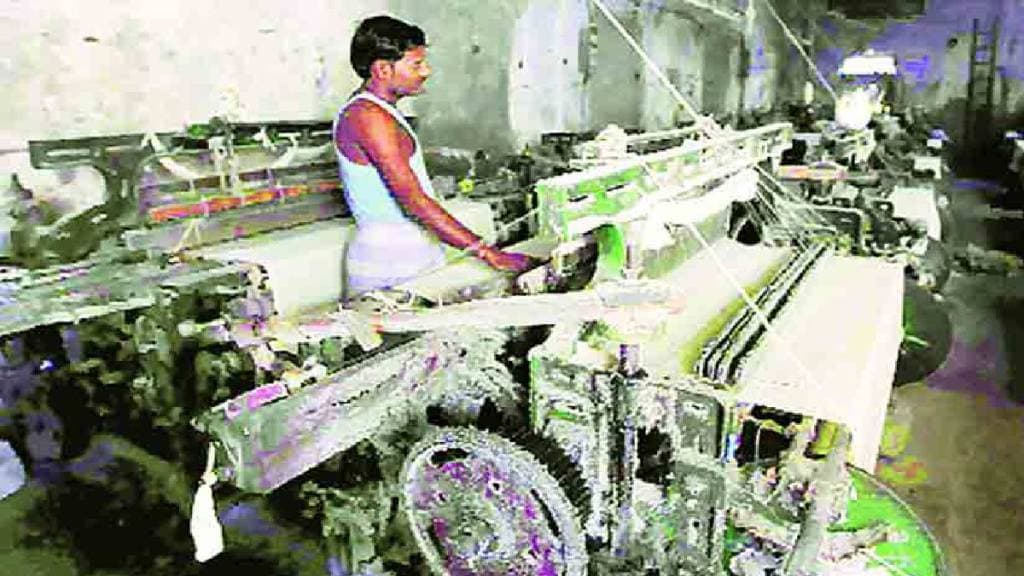 Over 40000 powerloom workers await salary hike in Ichalkaranji Kolhapur news