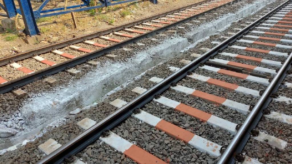 Attempted of assassination plot iron strip railway track Atgaon Tanshet railway stations