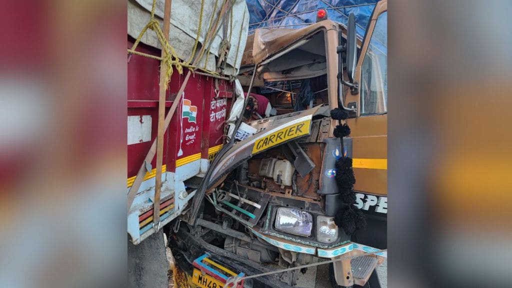 Driver killed in horrific collision between truck and Eicher on Samruddhi highway