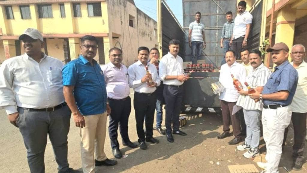 foreign liquor worth Rs 6 lakh seized from tempo on wada shahapur road