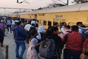 Loksatta shaharbaat Plight of railway passengers in suburban areas