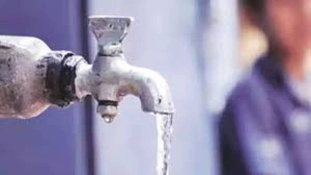 Which schools in Wardha district have water that is dangerous to drink