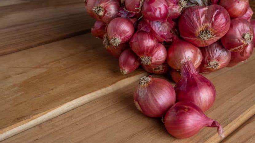 What happens to your body if you eat raw onions every day