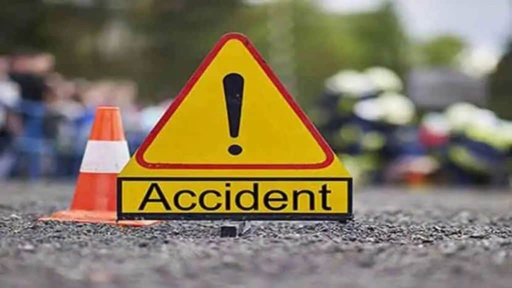 Biker dies after being hit by tempo on Pune-Satara road